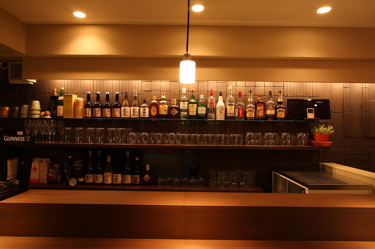 エムズグリルアンドバー （M's GＲＩＬＬ & BＡＲ）