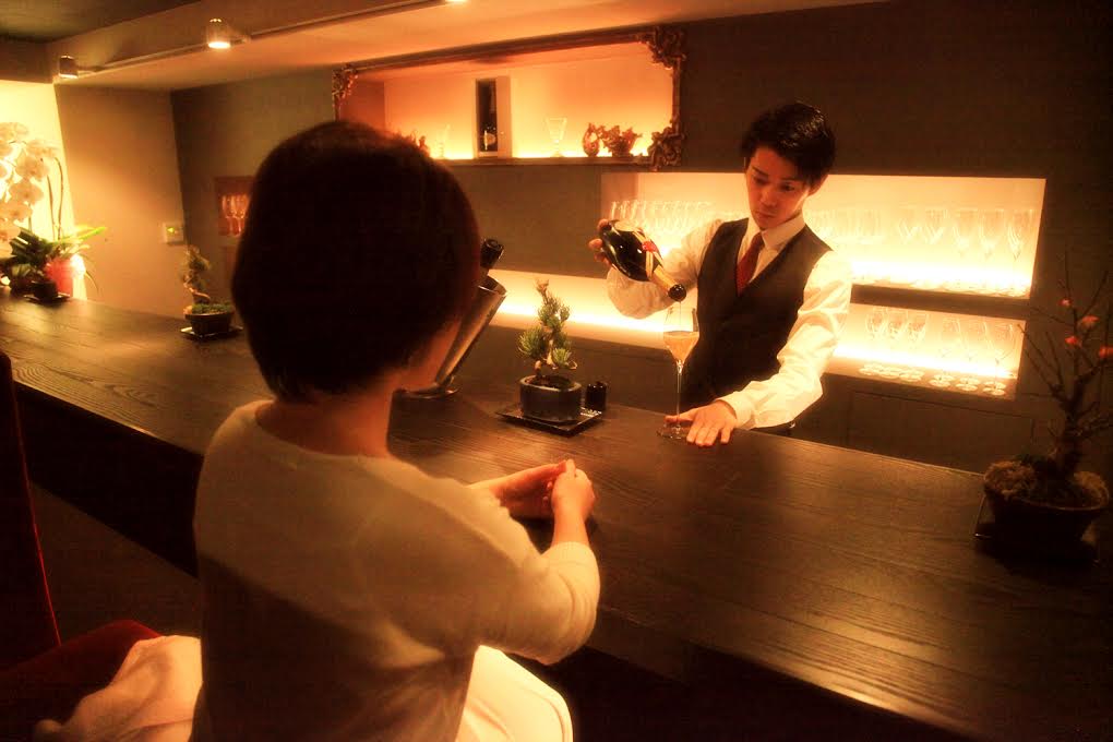 シャンパンバー SHINY HOUR